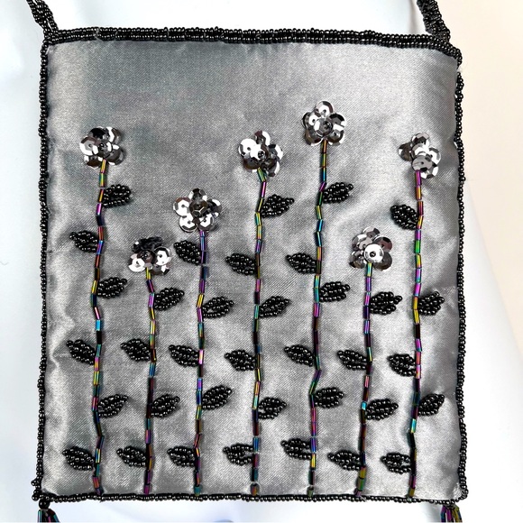 Arrow Design Bag Silver Beaded Sequin Flower Garden Satin Evening Vintage - Picture 5 of 11